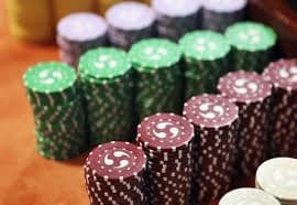 Filipino user accessing 4porn casino games on Android smartphone